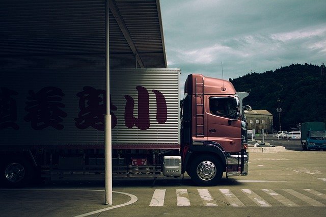 Prowadzenie firmy transportowej z busami – o czym warto pamiętać?